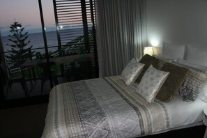 Apartment 2 | Minibar, desk, iron/ironing board, free WiFi - Apartment on King Street (Newcastle)