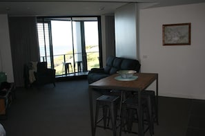 Apartment 2 | In-room dining