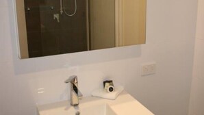 Leilighet – executive, 2 soverom, strandutsikt | Vask på badet