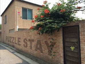 Front of property - PuzzleStay House (Seoul)