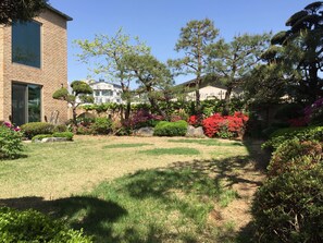 Garden - PuzzleStay House (Seoul)