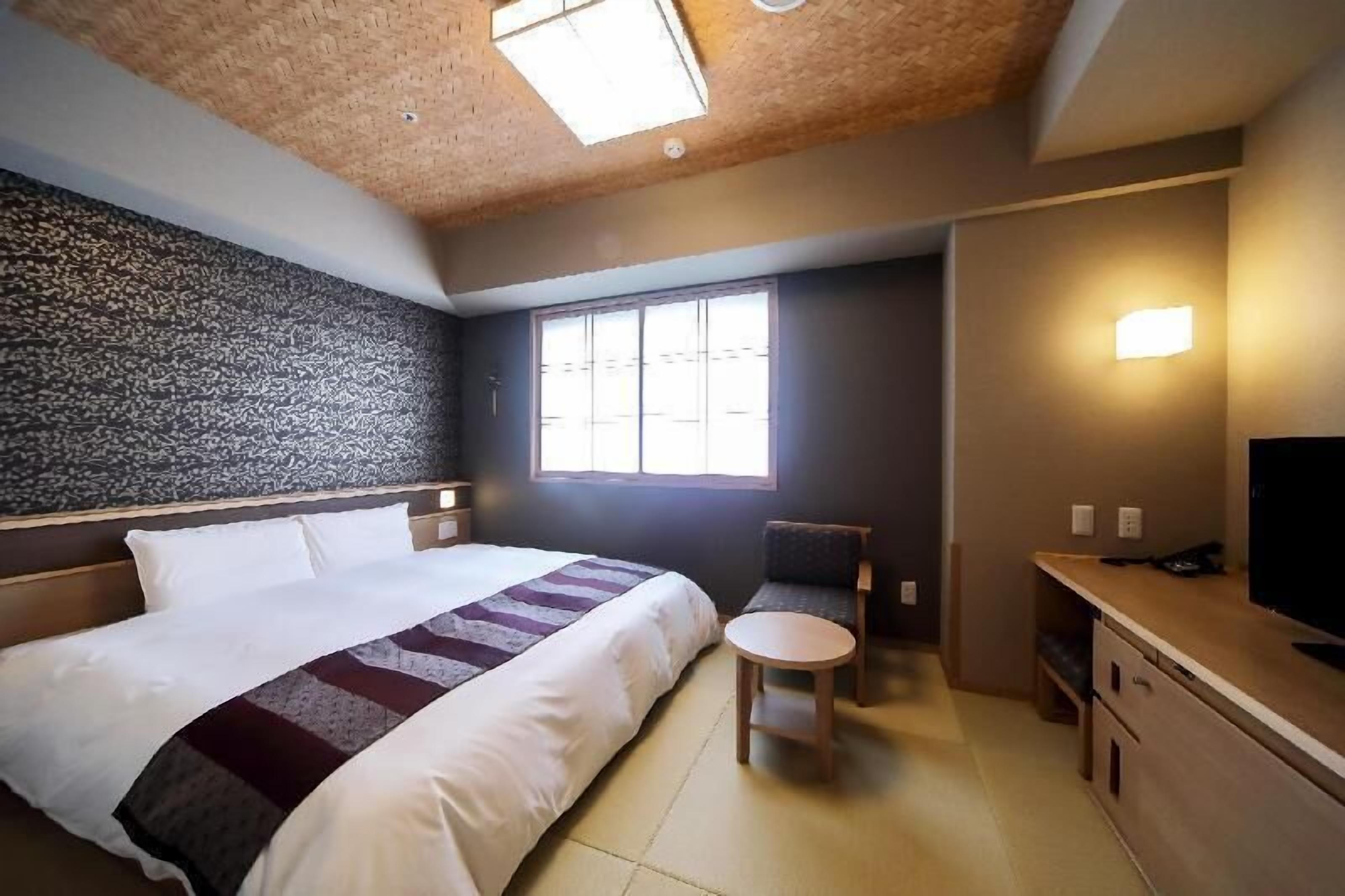 Zimmersafe, Schreibtisch, schallisolierte Zimmer, kostenloses WLAN