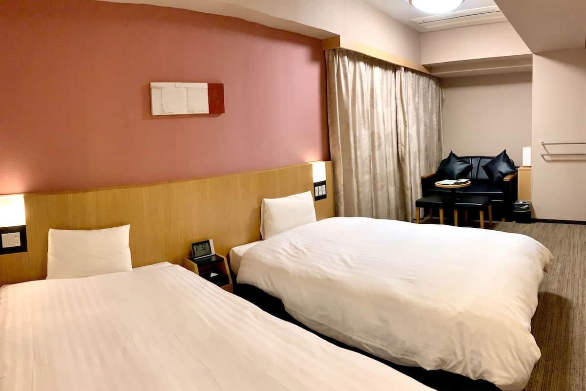 Daunenbettdecken, Zimmersafe, Verdunkelungsvorhänge