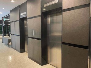 Elevator - Court Hotel Niigata (Niigata)