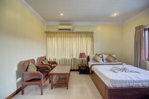 Doppia Standard | Minibar, una cassaforte in camera, una scrivania, insonorizzazione