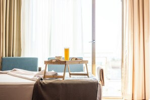 Standard Room, Mountain View | Free minibar, in-room safe, free cribs/infant beds, WiFi