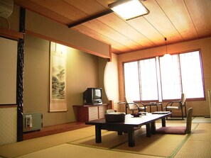 Traditional Room | In-room safe, desk, free WiFi - Toushijima Onsen Suzunami (Toba)