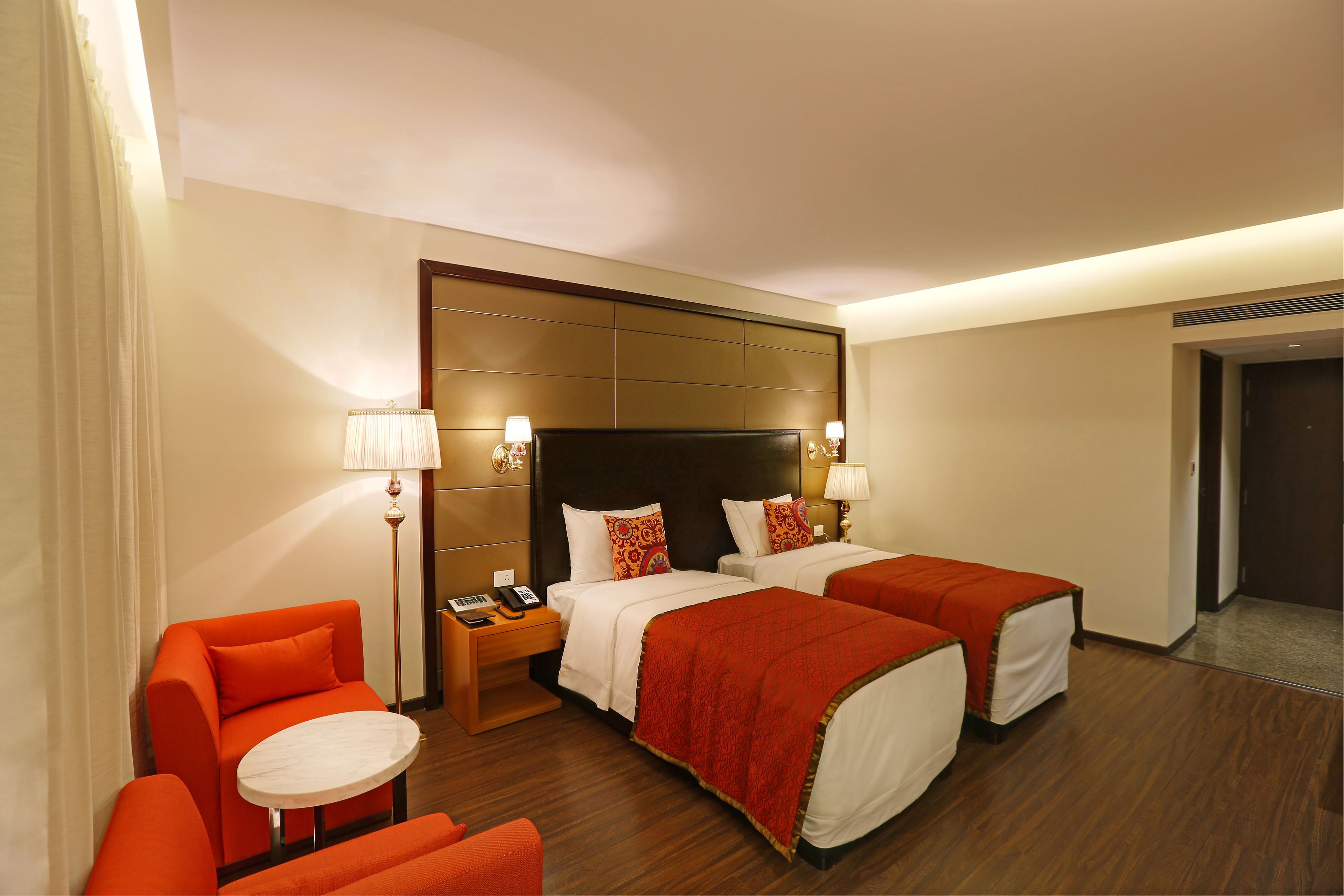 deluxe room | in-room safe, desk, blackout curtains, soundproofing