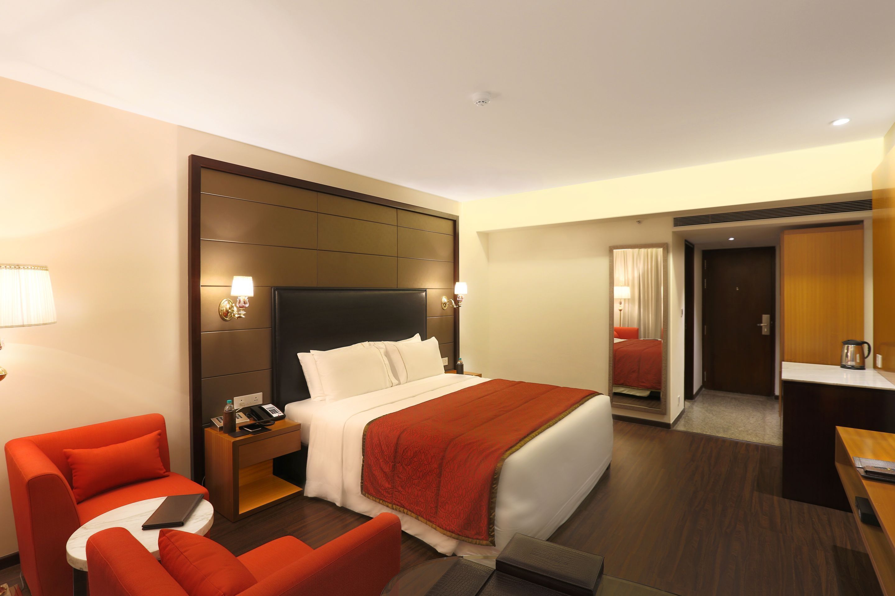 deluxe room | in-room safe, desk, blackout curtains, soundproofing