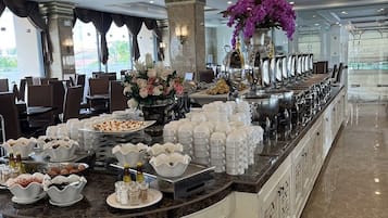 Daily buffet breakfast (THB 300 per person)