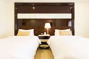 Egyptian cotton sheets, premium bedding, minibar, in-room safe