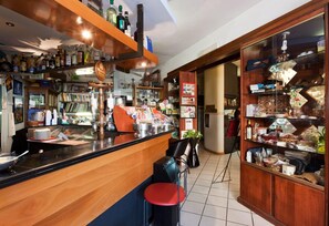 Bar (in der Unterkunft)