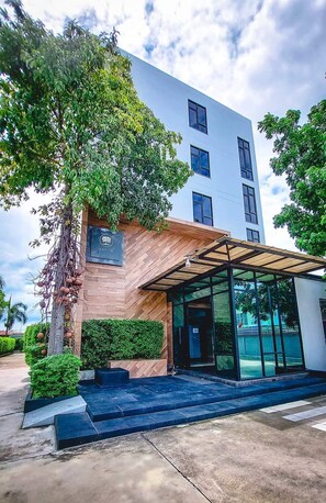 Front of property - NARITA@amata (Chonburi)