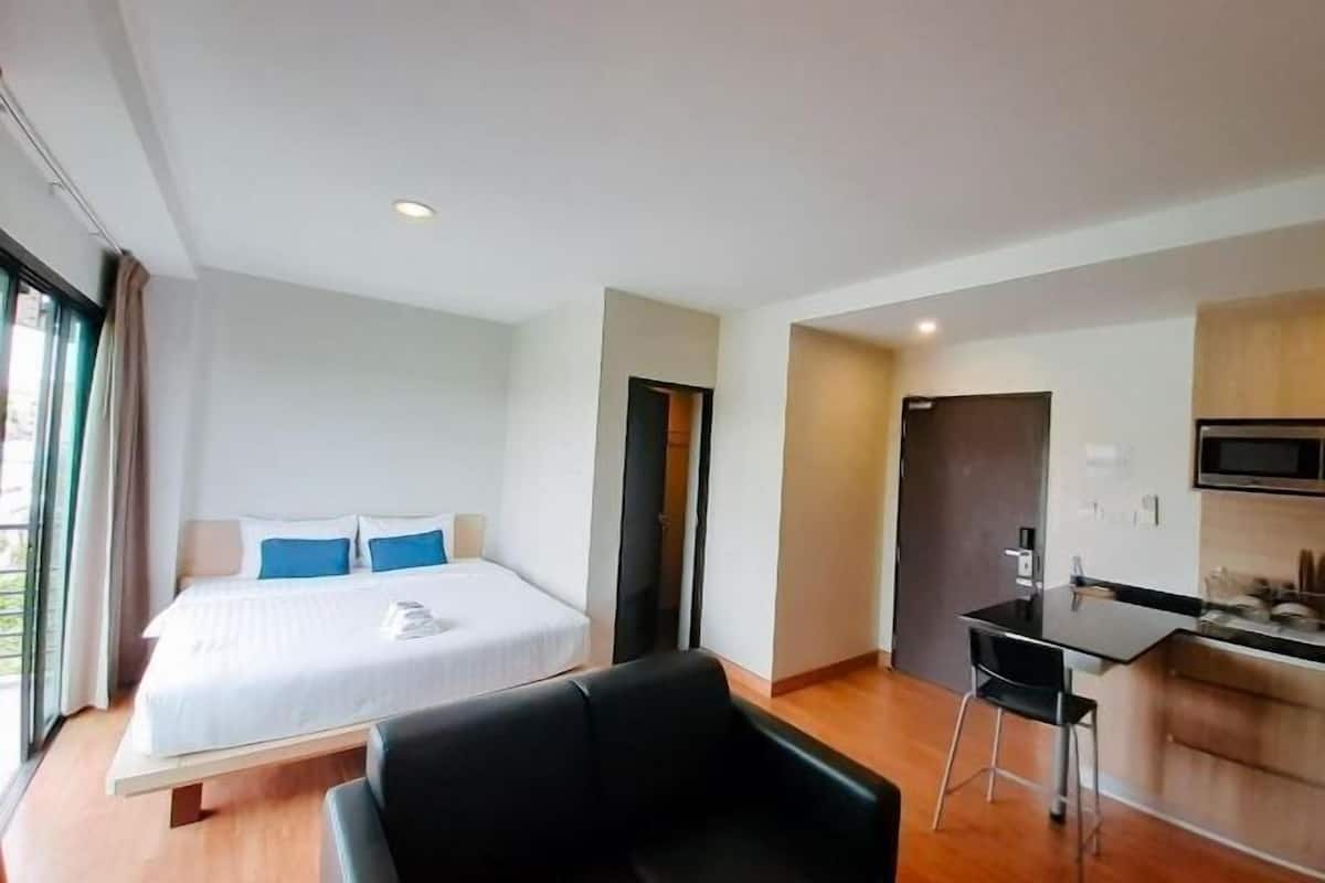 1 bedroom, in-room safe, desk, laptop workspace