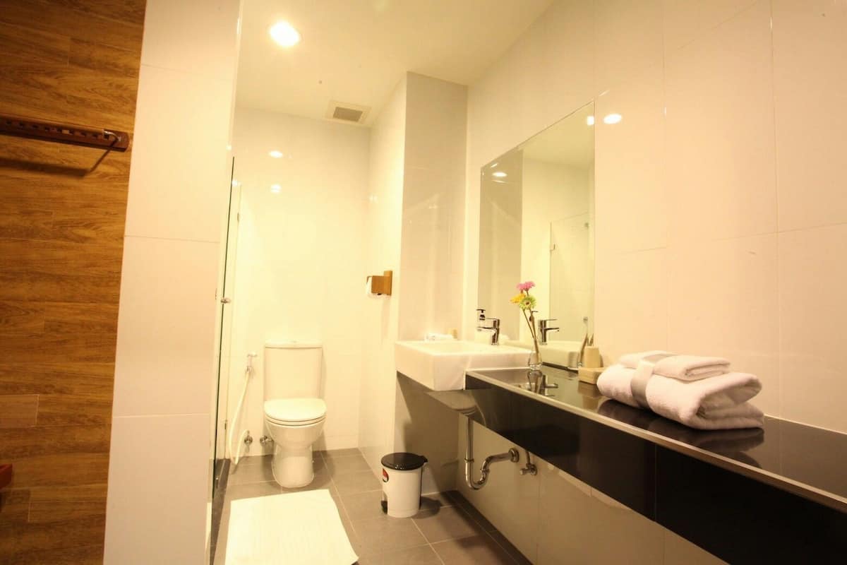 Presidential Room | 1 bedroom, in-room safe, desk, laptop workspace