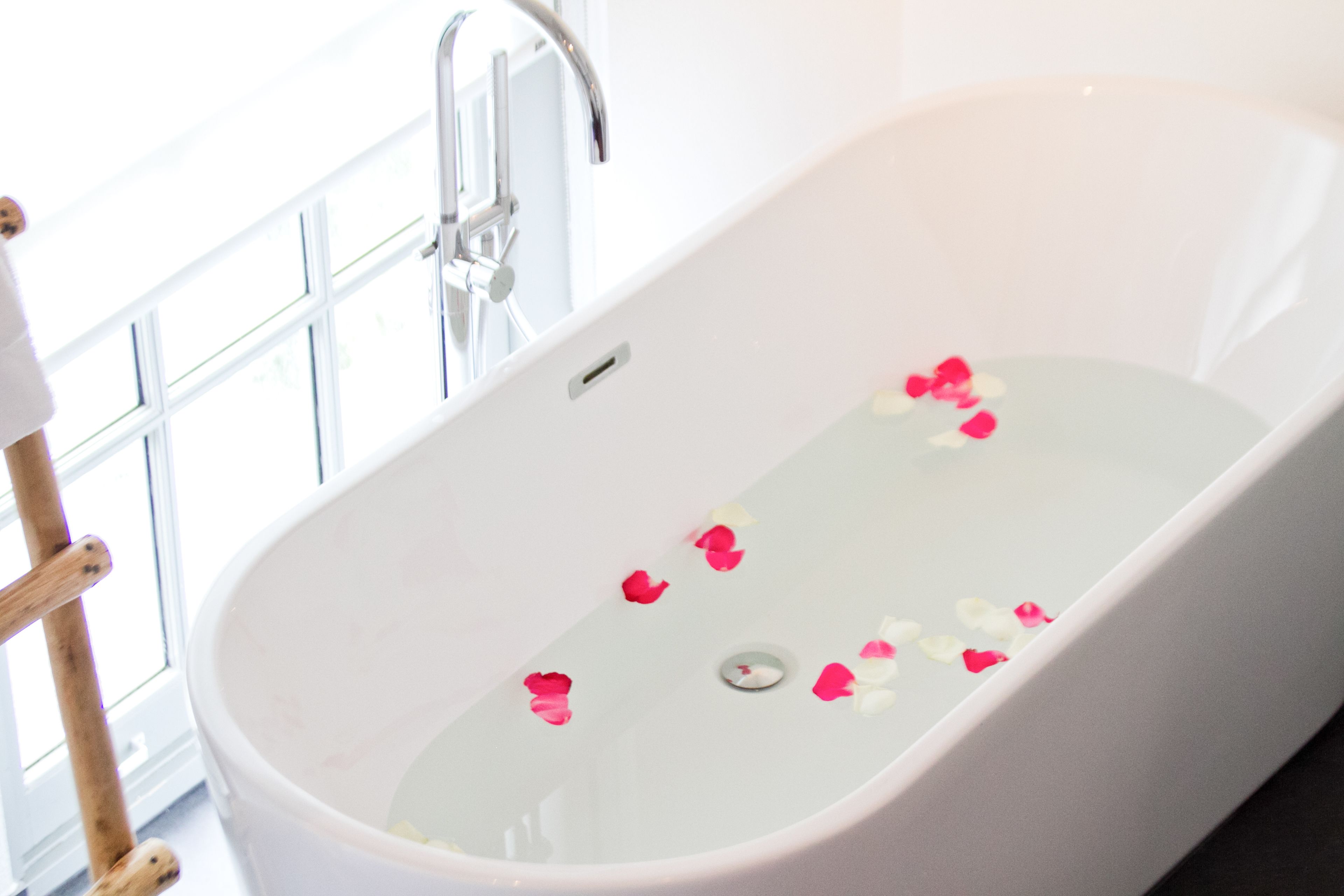 suite (love) | deep-soaking bathtub