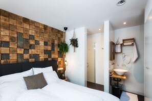 Down duvets, free minibar items, in-room safe, soundproofing - Wolf Hotel Kitchen & Bar (Alkmaar)