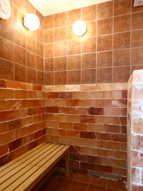 Couples treatment room(s), body treatments, facials, reflexology