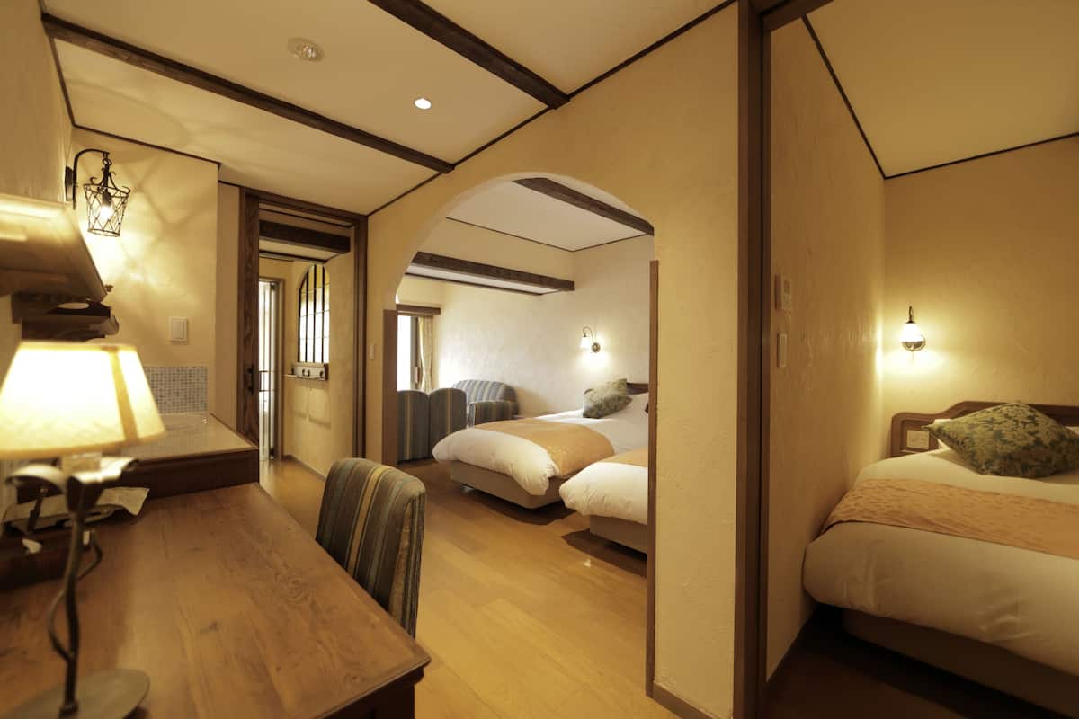 forth room, non smoking | 1 bedroom, in-room safe, soundproofing, free wifi