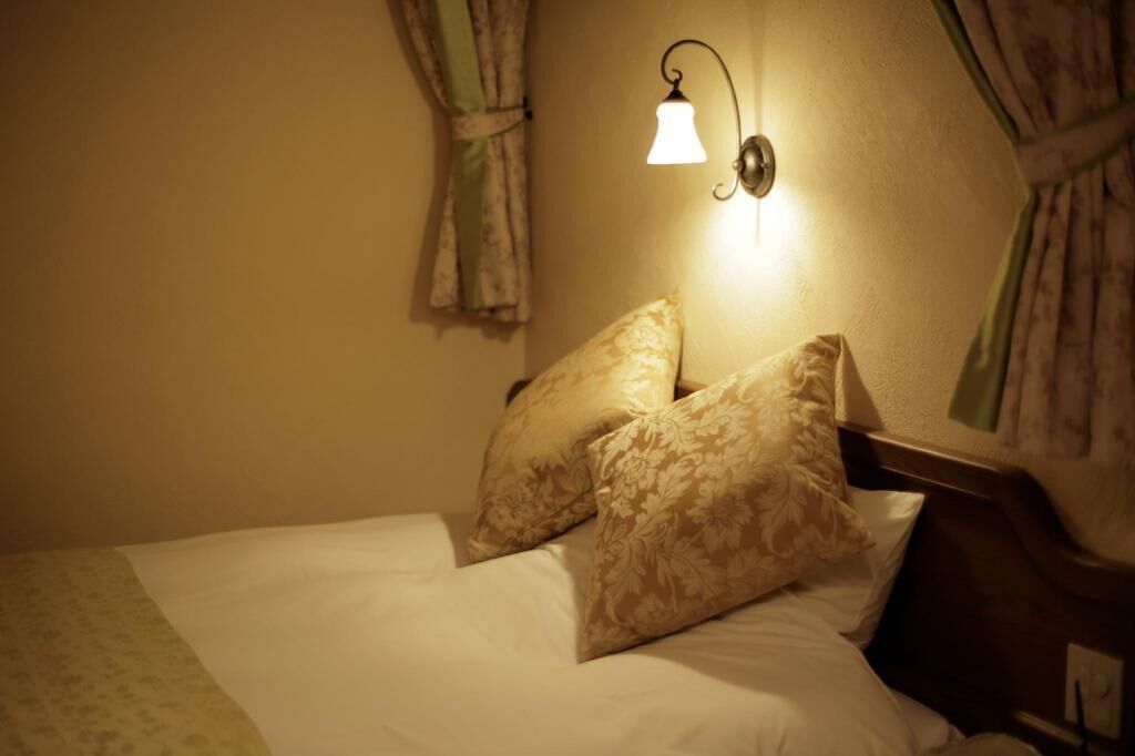 In-room safe, soundproofing, free WiFi, bed sheets