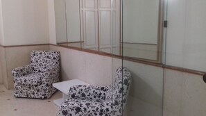 منطقة الجلوس في الردهة