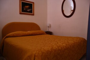 Studio | Cribs/infant beds, free WiFi