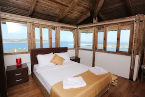 Quarto casal ou duplo superior, vista para o mar | Berços grátis, Wi-Fi de cortesia