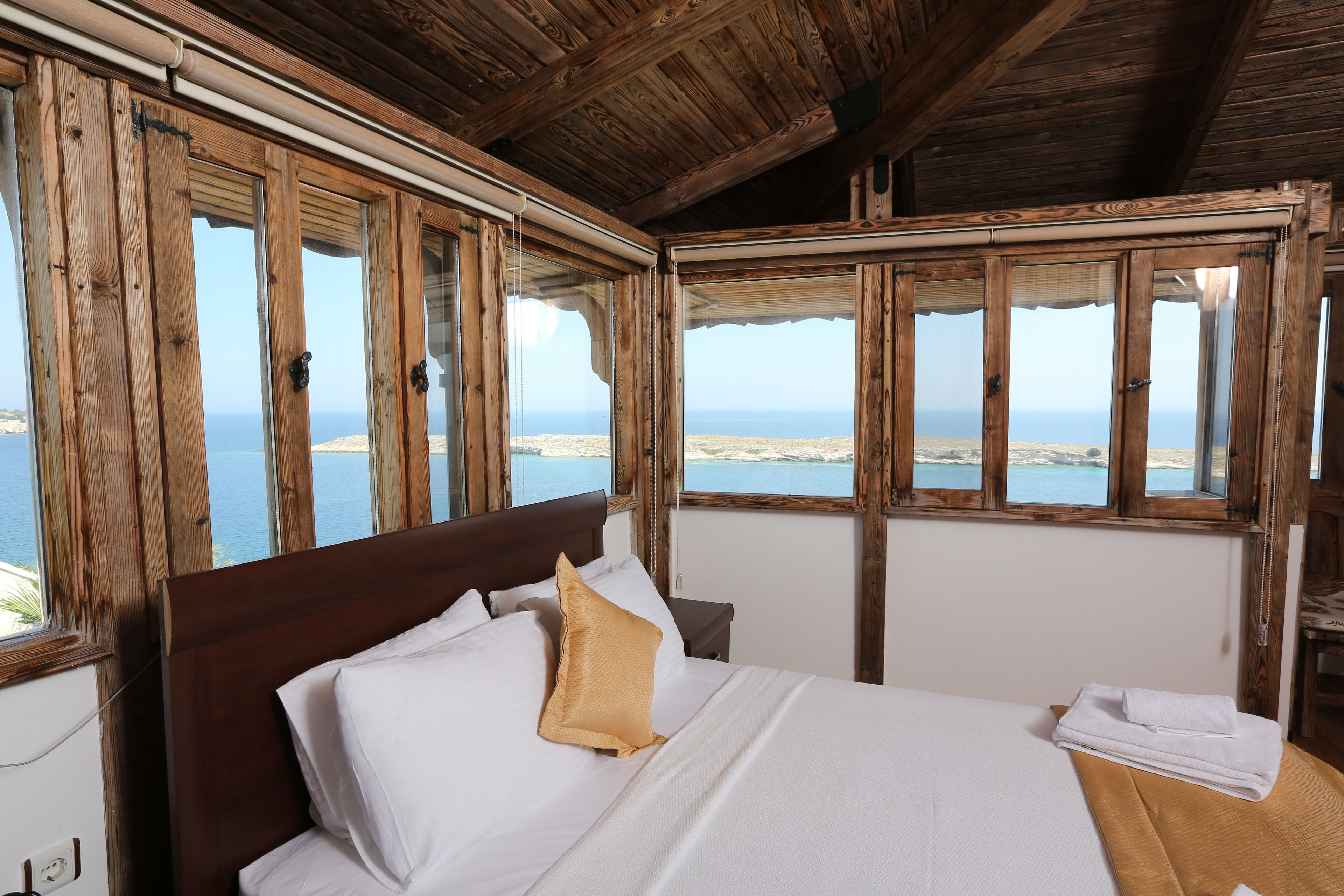 Superior Double or Twin Room, Sea View | Free cots/infant beds, free WiFi