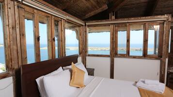 Superior Double or Twin Room, Sea View | Free cribs/infant beds, free WiFi