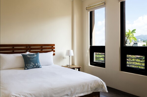 1 bedroom, desk, soundproofing, free WiFi