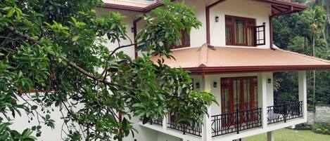 واجهة المنشأة