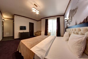 Junior Suite | In-room safe, individually decorated, free WiFi