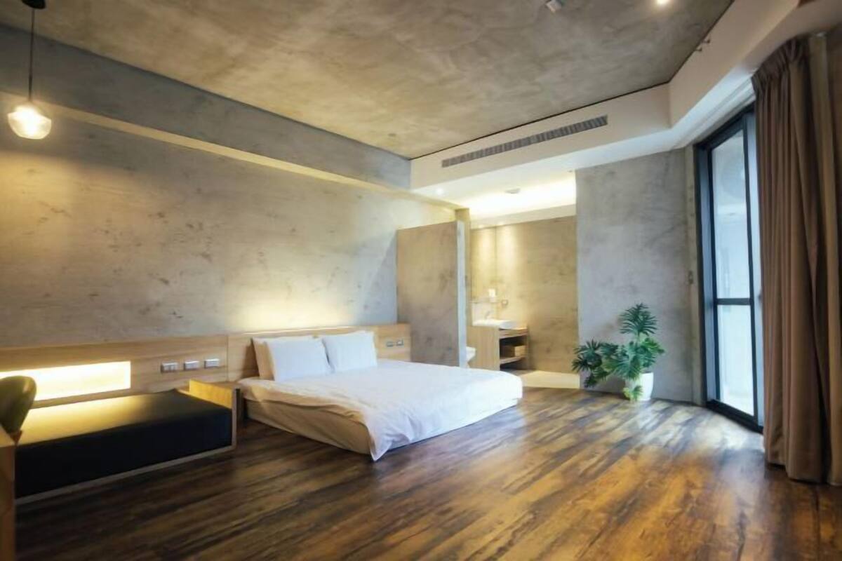 Premium bedding, memory foam beds, blackout drapes, soundproofing