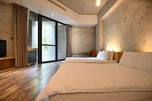 Grand Twin Room, Balcony | Premium bedding, memory-foam beds, individually decorated - Sun Moon Inn (Yuchi)