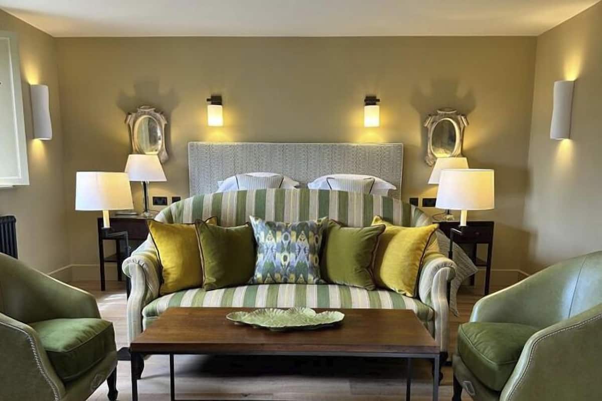 1 bedroom, in-room safe, individually decorated, individually furnished