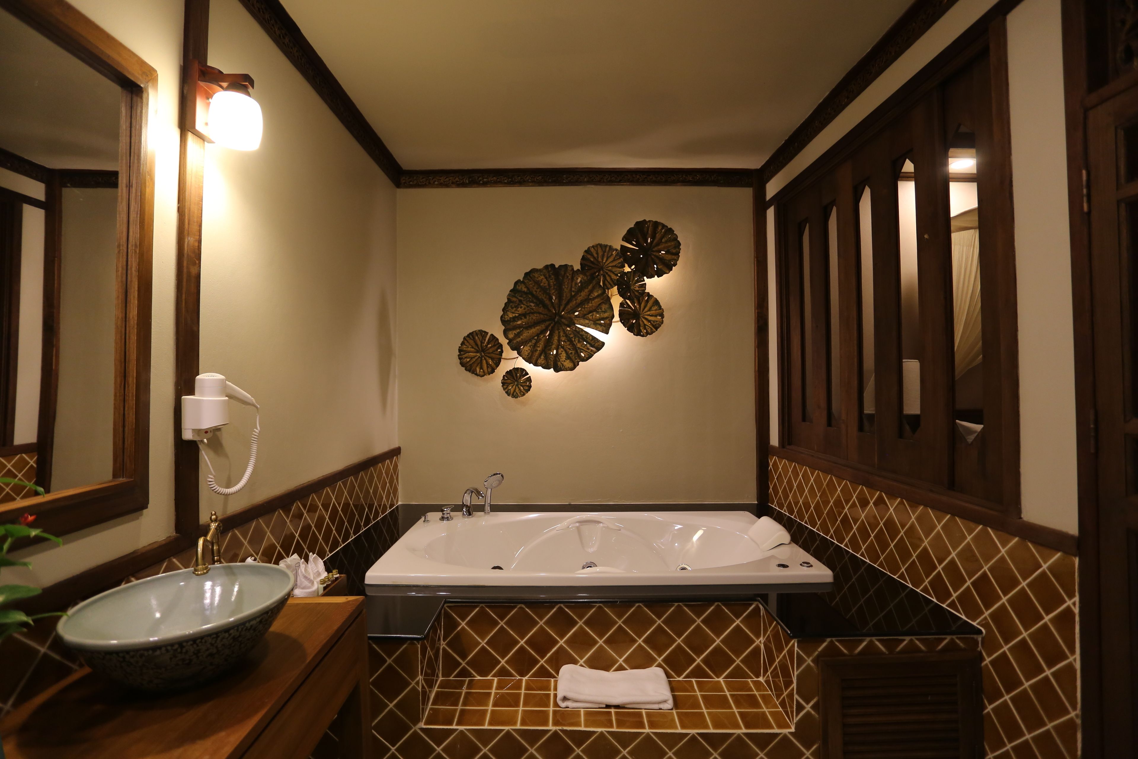 deluxe twin room | bathroom | separate bathtub and shower, jetted bath, rainfall showerhead