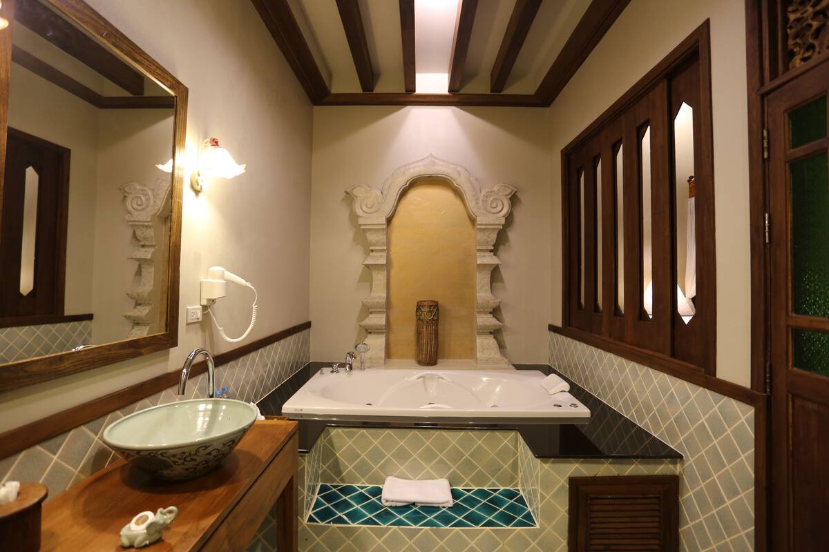 jetted bathtub