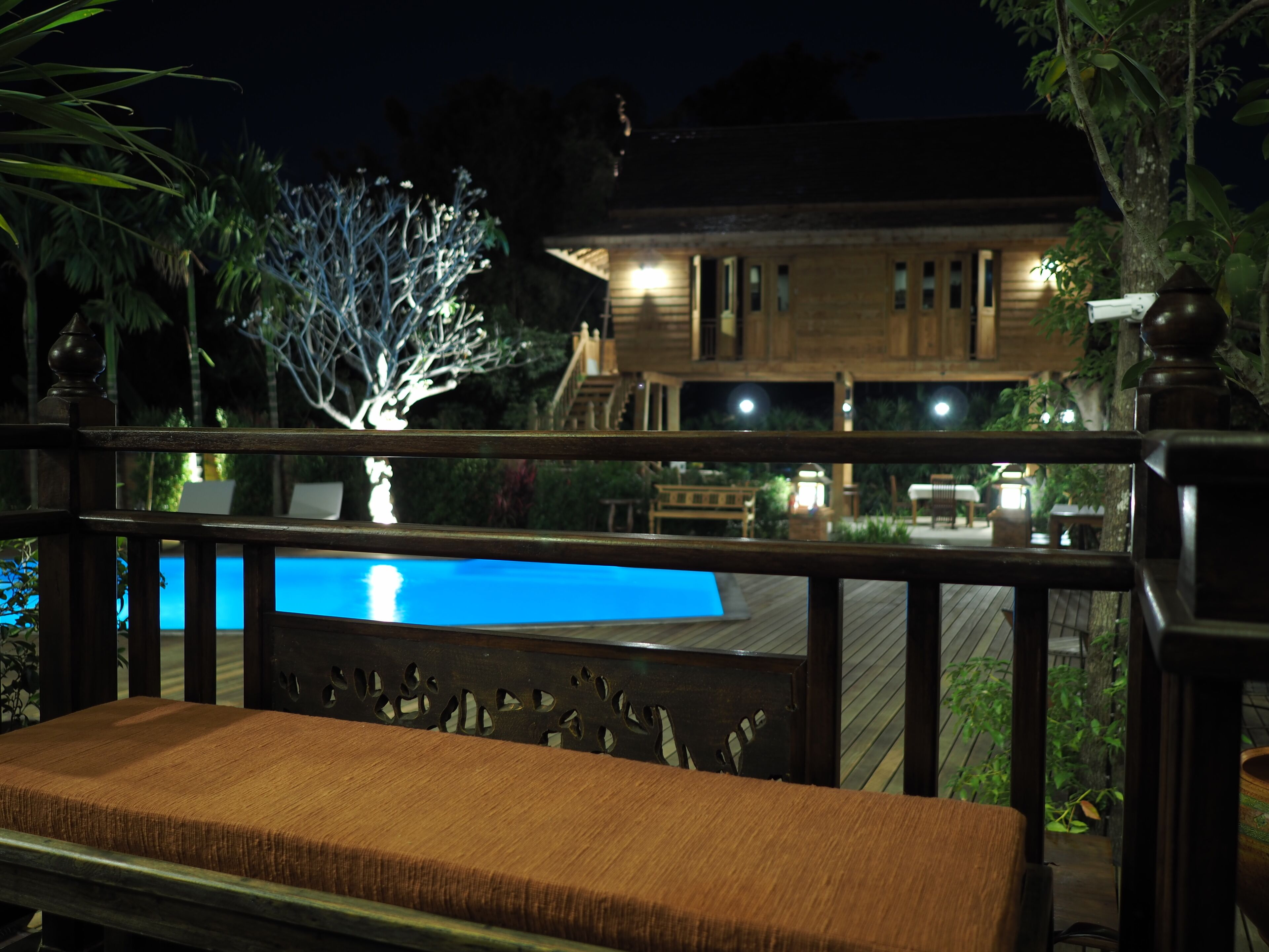 deluxe twin room | 1 bedroom, pillow-top beds, in-room safe, individually decorated