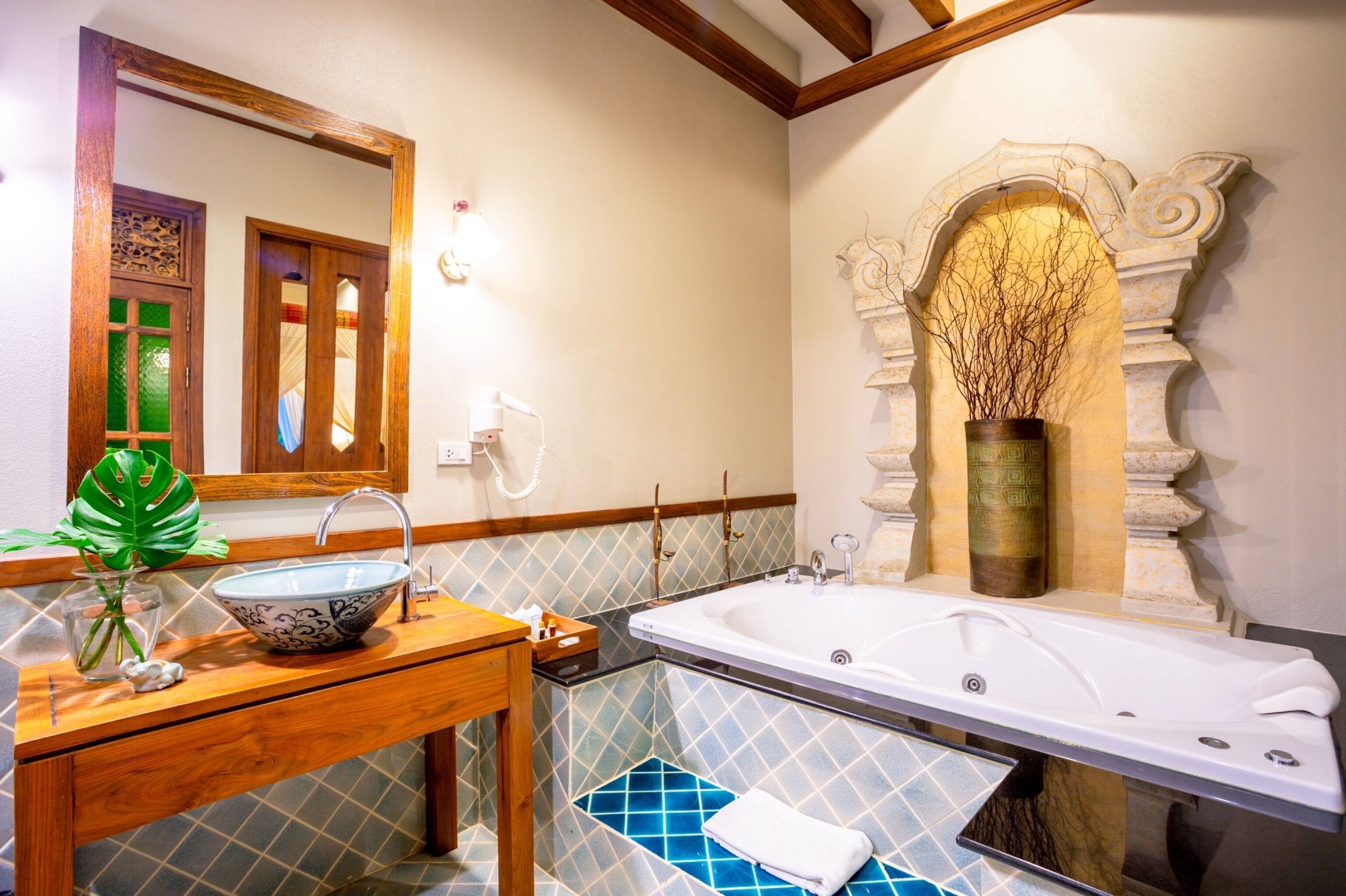deluxe double room | bathroom | separate bathtub and shower, jetted bath, rainfall showerhead