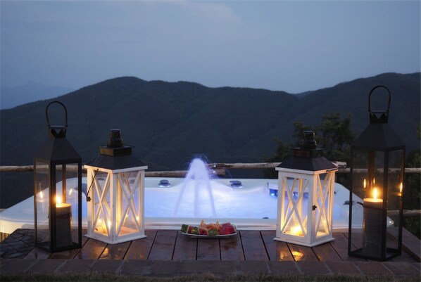 Outdoor spa tub - Locanda Il Rustichello (Mulazzo)