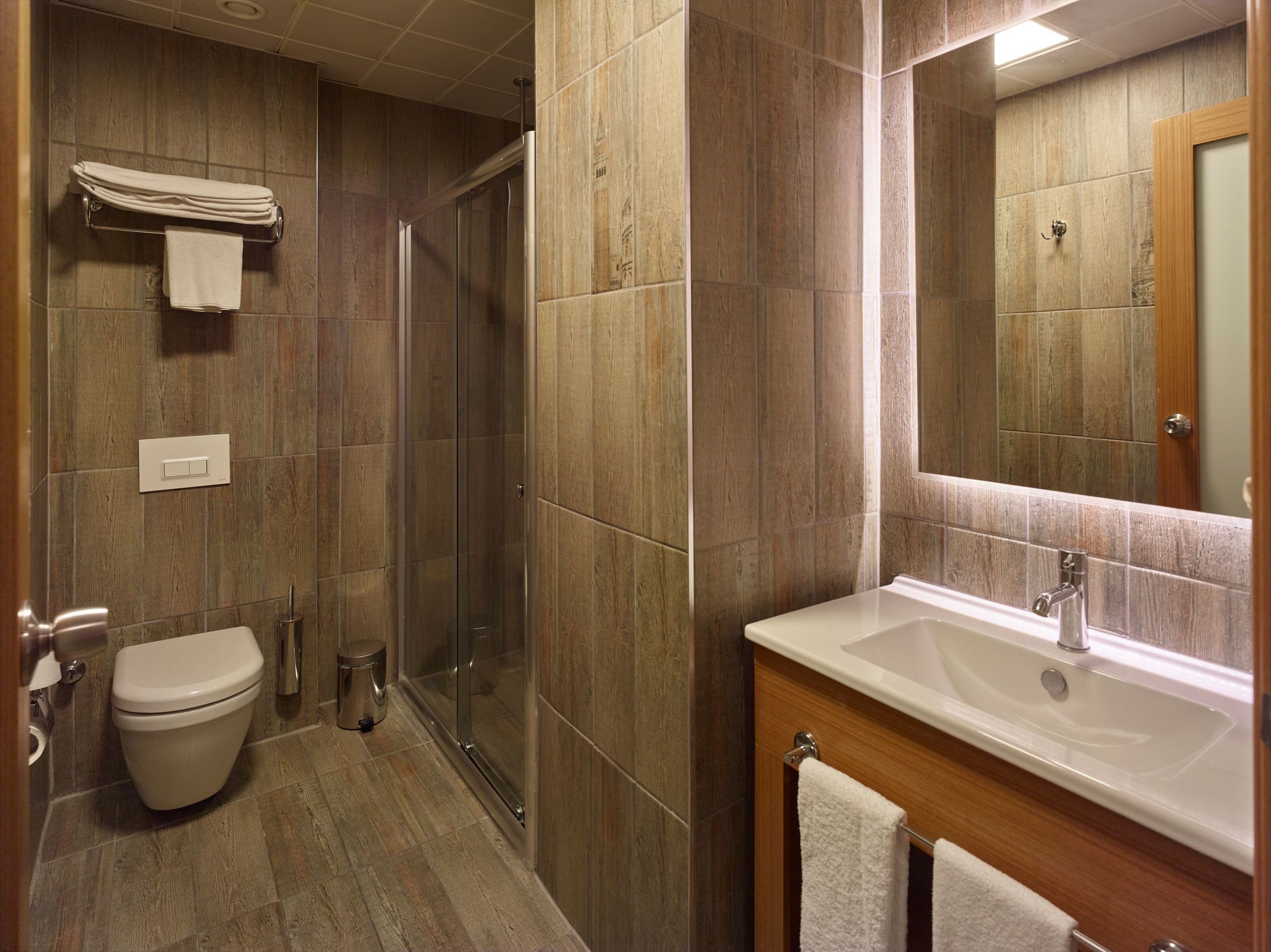 junior suite | bathroom sink