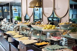 Breakfast, lunch and dinner served  - Palmiye Hotel Gaziantep (Gaziantep)