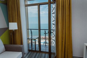 Ropa de cama de alta calidad, colchones con acolchado adicional, minibar