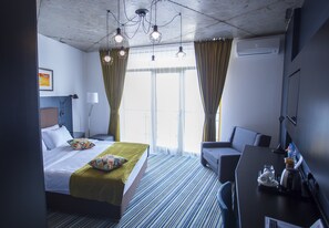 Standard Double or Twin Room, Sea View | Premium bedding, pillowtop beds, minibar, in-room safe