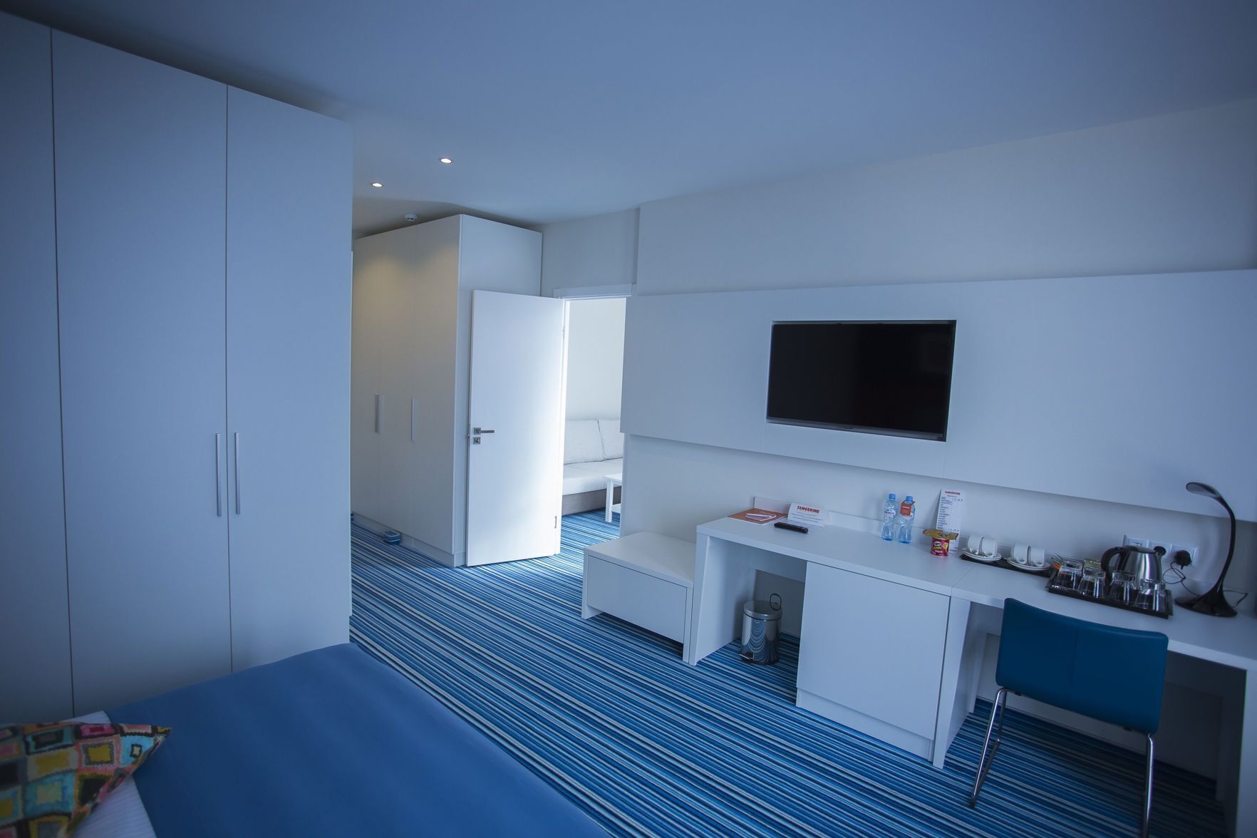 Premium bedding, pillowtop beds, minibar, in-room safe