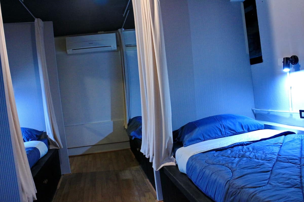 Basic 5 Bed Mixed Dorm  | WiFi (free)