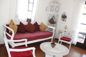 ヴィラ 3 ベッドルーム | リビング エリア | プラズマテレビ、暖炉