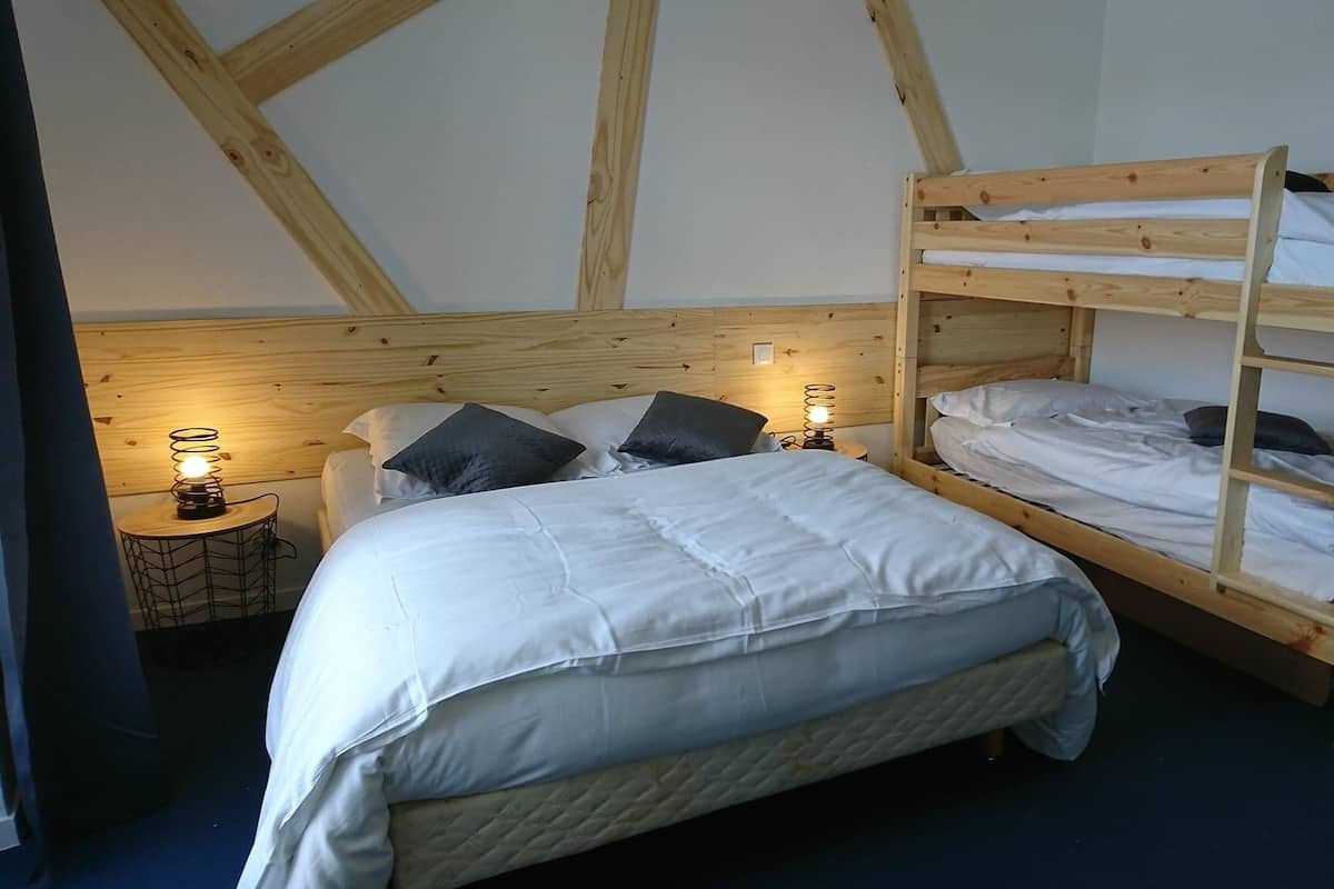 Habitación familiar | Insonorización, tabla de planchar con plancha y wifi gratis