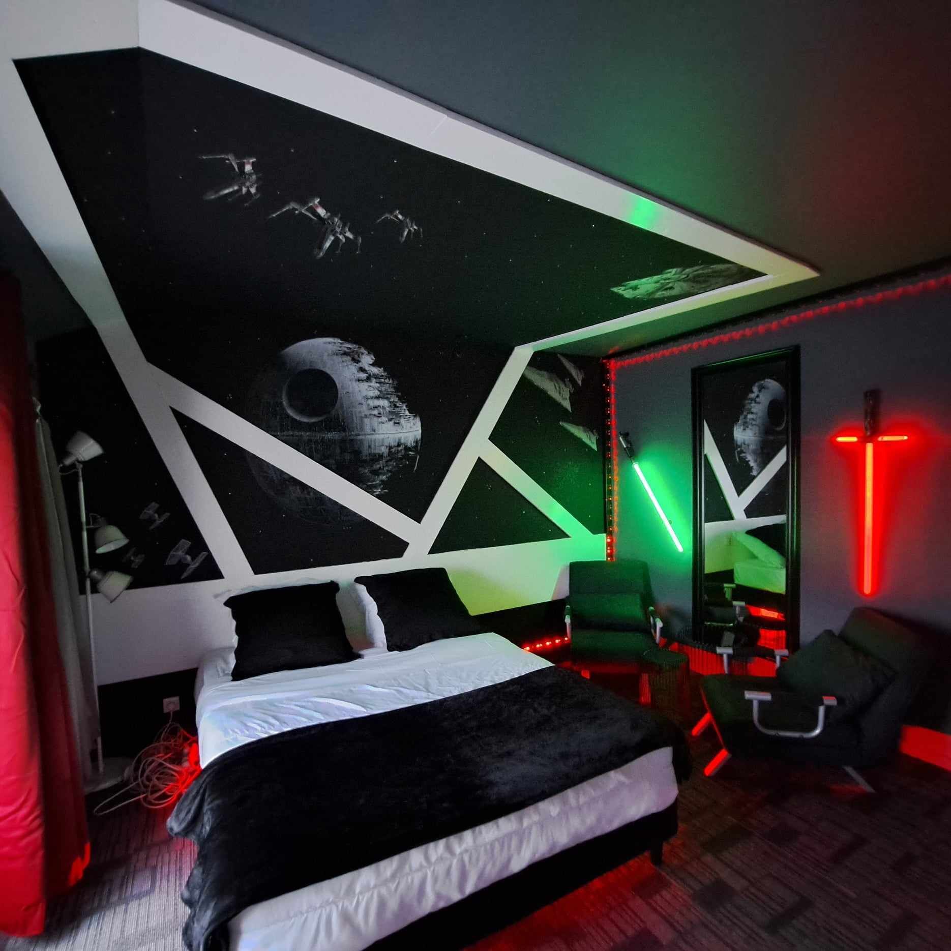 signature room | soundproofing, iron/ironing board, free wifi, bed sheets