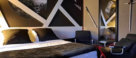 Signature Room | Soundproofing, iron/ironing board, free WiFi, bed sheets